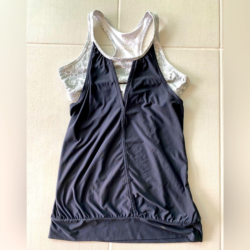 Women’s sport too size M